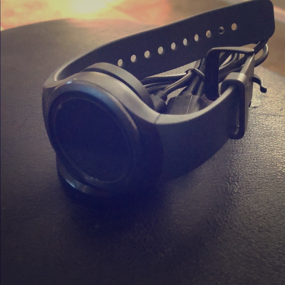 SMART WATCH SAMSUNG GEAR  SERIES 2 !